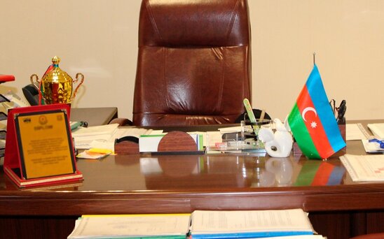 Direktor təyin olunan deputatın ilk iş günündə BÖYÜK QALMAQAL - Nazir məktəbə getdi