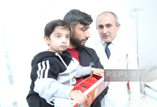 Dördgünlük körpəsi ilə zəlzələ bölgəsindən gələn qadın: "Güclə canımızı qurtardıq" - FOTO