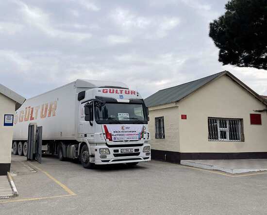 Azərbaycan Müdafiə Nazirliyi Türkiyəyə növbəti yardım göndərib - FOTO