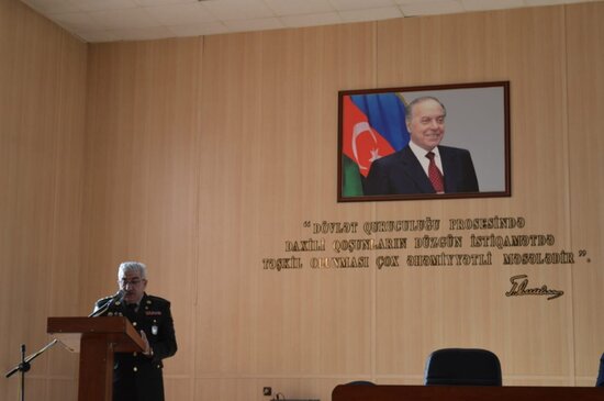 Hərbi hissələrdə şəxsi heyətin hüquqi bilikləri artırılır