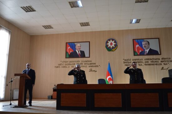 Hərbi hissələrdə şəxsi heyətin hüquqi bilikləri artırılır