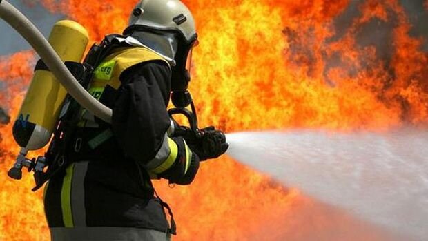 Salyanda avtokar yanıb