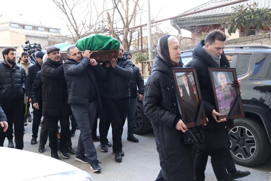 Xalq artisti Ramiz Novruzun son mənzilə yola salınır-FOTOLAR-YENİLƏNİR