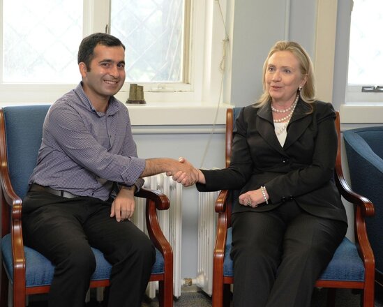 Hilari Klinton Bəxtiyar Hacıyevə dəstəyini bildirib