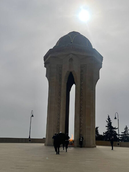 Lavrov Fəxri və Şəhidlər xiyabanlarını ziyarət etdi - FOTO