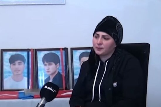 Zəlzələdə həlak olan Şahin Vəliyevin anası ürək dağladı - VİDEO