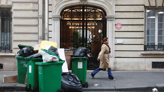 Romantikanın paytaxtı kimi tanınan Paris zibil şəhərinə çevrildi - FOTOLAR