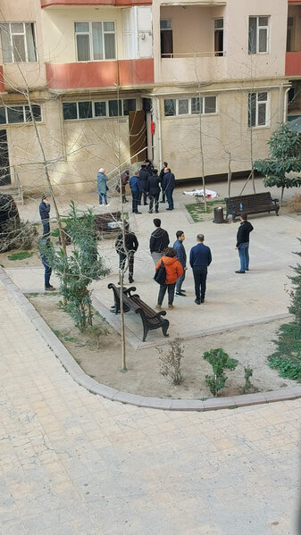 Bakıda 16 yaşlı qız özünü 15-ci mərtəbədən atdı - FOTO