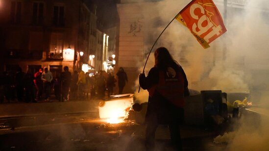 Paris küçələri yenidən döyüş meydanına çevrildi - FOTO