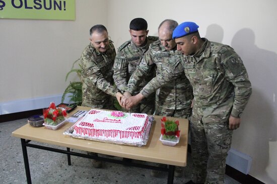 Novruz bayramı ərəfəsində müxtəlif bölgələrdə hərbi qulluqçularla görüş olub