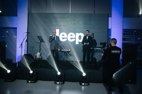 Yeni Jeep Grand Cherokee - azad ruhlu yolsuzluq avtomobili