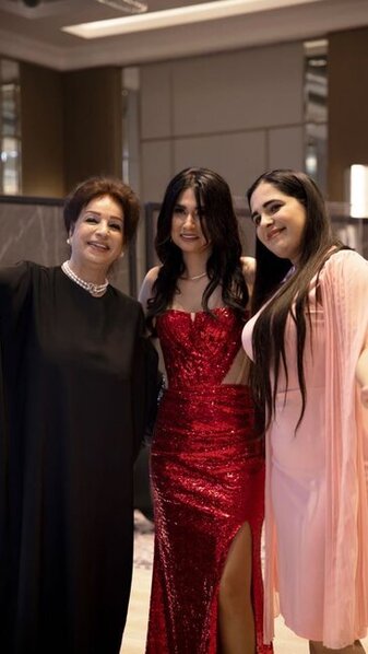 Məşhurların iştirakı ilə ilin ilk "Azerbaijan Best Awards" mükafatlandırma layihəsi baş tutdu - FOTO