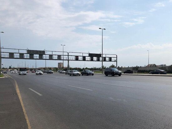 DİQQƏT! Bakının daha iki əsas yolunda sürət həddi endirildi