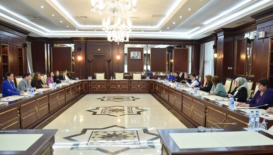 Milli Məclisdə qadın müharibə veteranları ilə görüş keçirilib