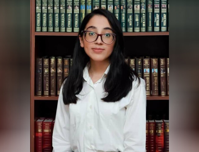 Buraxılış imtahanında yüksək nəticə göstərən Ləman - FOTO