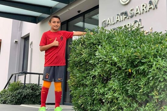 "Qalatasaray"da oynayan azərbaycanlı futbolçudan möhtəşəm qol - VİDEO