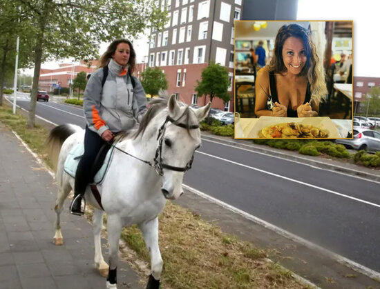 Müdiri evdən işləməyinə icazə vermədi deyə, qadın işə atla gedib-gəldi - FOTO