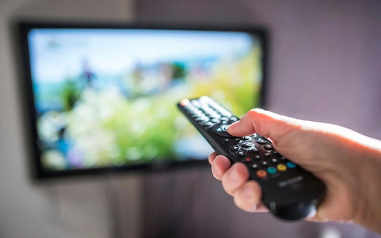 Deputatlar televiziyaların fəaliyyətini tənqid ediblər: "Tamaşaçıların sayı ən azı 10 dəfə azalıb"