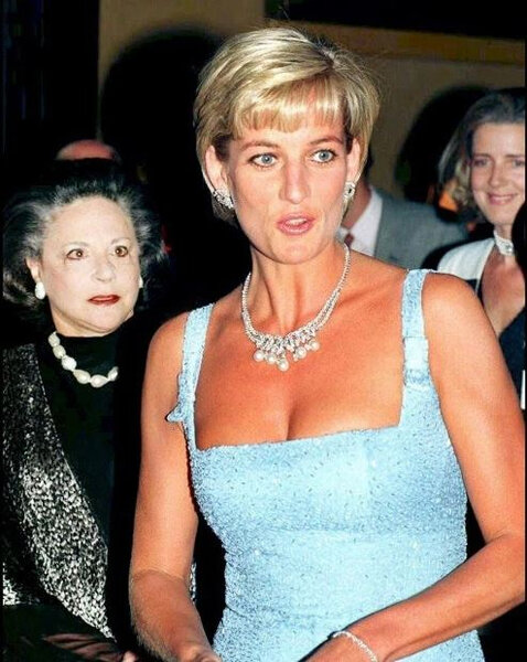 Şahzadə Diananın qızılları 15 milyona satıla bilər - FOTO