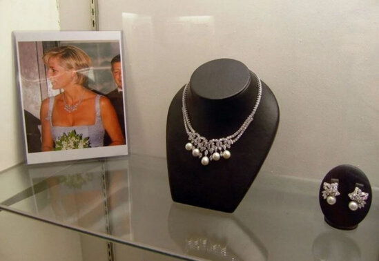 Şahzadə Diananın qızılları 15 milyona satıla bilər - FOTO