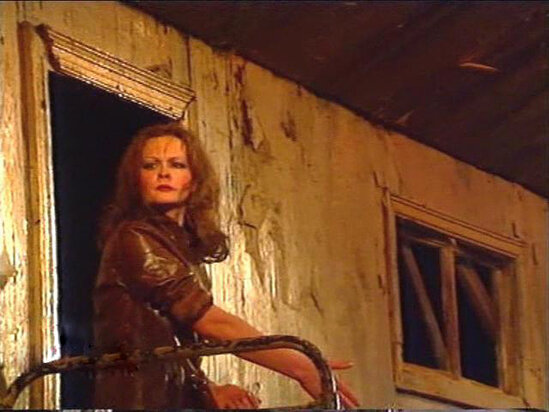 İtkin düşən 63 yaşlı aktrisa çılpaq, döyülmüş və huşsuz vəziyyətdə tapıldı - FOTO