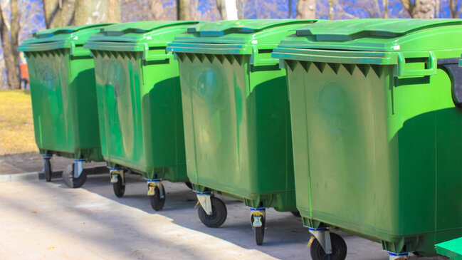 Valideynlər körpəni zibil qutusuna atdılar