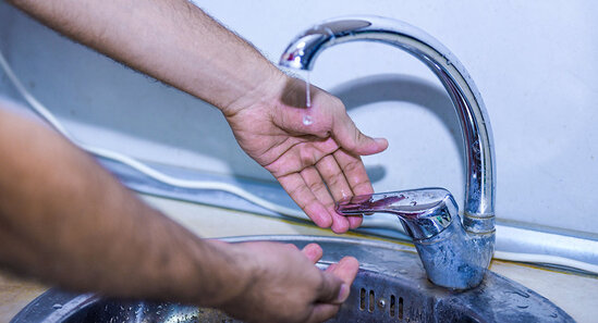 "Saray 2" yaşayış massivində su problemi: Sakinlər suyu pulla alırlar - VİDEO