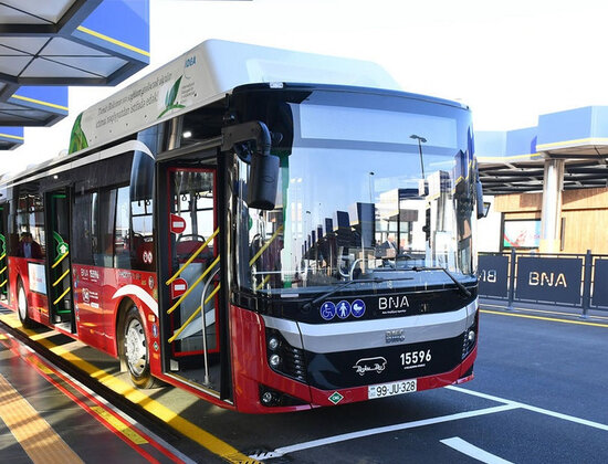 "BakuBus" avtobusunu daşladılar