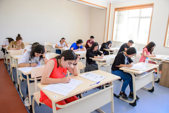 Bu gün DİM I ixtisas qrupu üzrə ali təhsil müəssisələrinə qəbul imtahanı keçirir