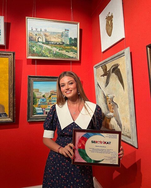 Mələkxanımın qızı ilə bağlı sevinci - Fotolar