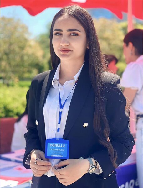 "Çiçəkləri soldurmayın" - Türkan Quliyeva