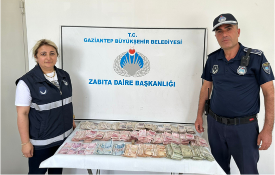 ŞOK HADİSƏ: 58 yaşlı dilənçinin üzərindən 34 000 tapıldı - FOTO/VİDEO