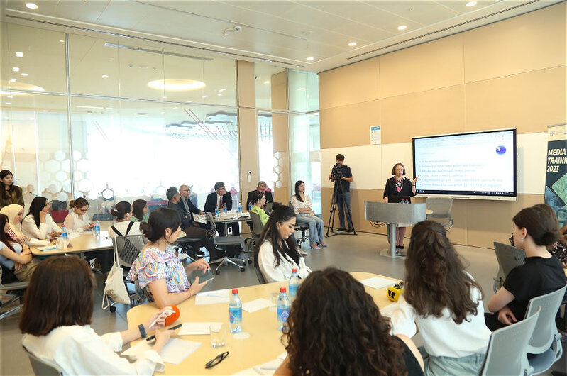 Finlandiyalı mütəxəssislərin iştirakı ilə "Media və hibrid təhdidlər" mövzusunda seminarlara başlanılıb