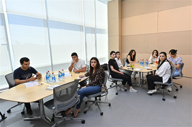 Finlandiyalı mütəxəssislərin iştirakı ilə "Media və hibrid təhdidlər" mövzusunda seminarlara başlanılıb