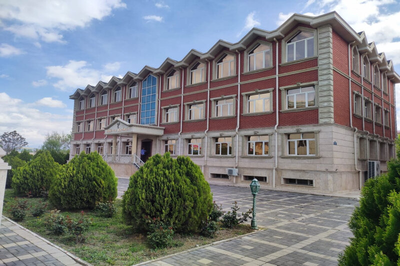 Naxçıvan xəstəxanasının baş həkimi işdən çıxarılıb