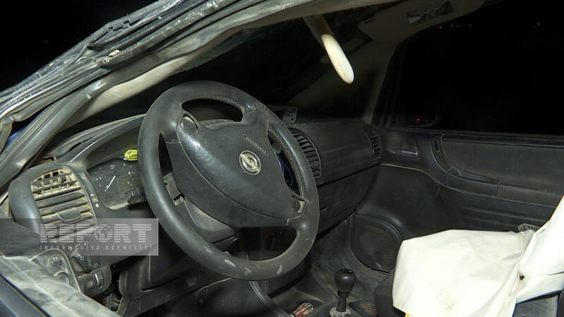 Dəfn mərasimindən qayıdarkən avtomobili aşırdı: 1 ölü, 1 yaralı - FOTO