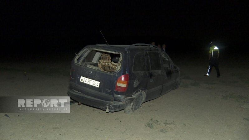 Dəfn mərasimindən qayıdarkən avtomobili aşırdı: 1 ölü, 1 yaralı - FOTO