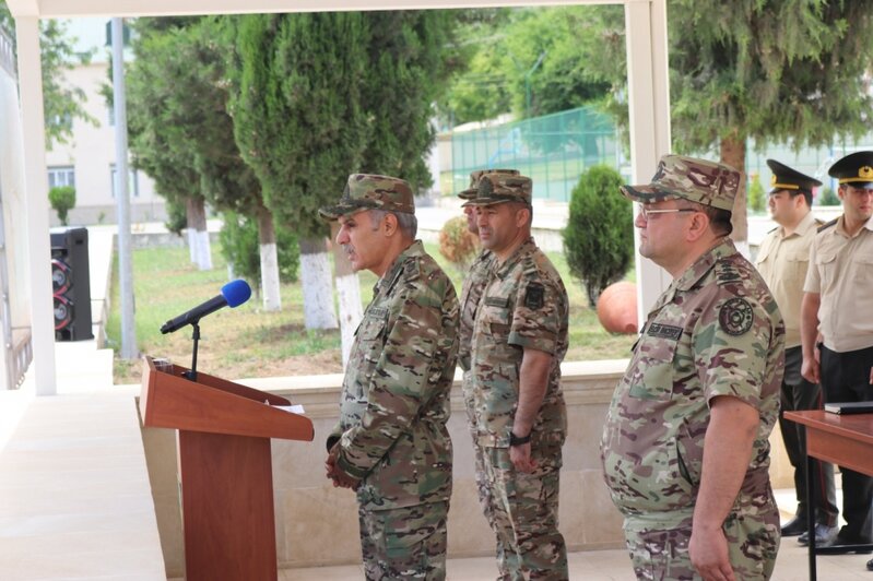Hərbi prokuror işğaldan azad olunmuş ərazilərdə hərbçilərlə görüşüb