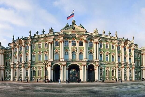 Ermitajda bomba həyəcanı: Ziyarətçilər təxliyə olundu