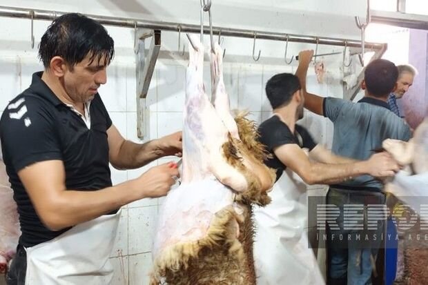 Bakıda əhali qurban kəsib - FOTO