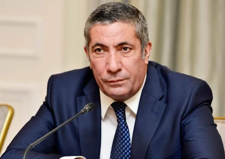 Siyavuş Novruzov: Makron istəyirsə, Ermənistanı aparıb özünə birləşdirsin