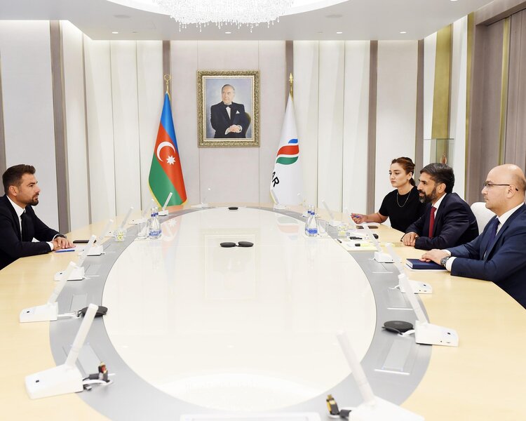 "Neftçi" yeni baş məşqçisini təqdim etdi (FOTO)