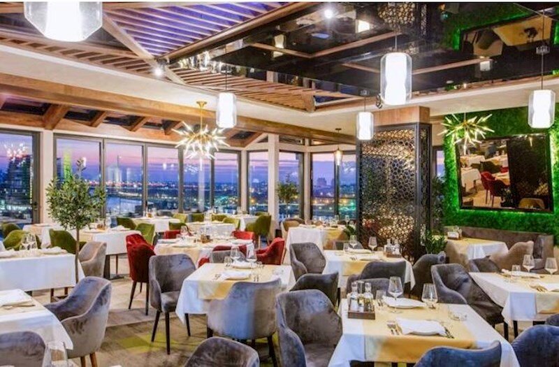 "Milli Mətbəx" restoranının sahibi müştərini həbs etdirdi