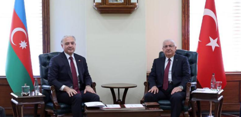 Türkiyənin müdafiə naziri Gülər ​​Azərbaycanın Prezident müavini Xalid Əhədovla görüşüb