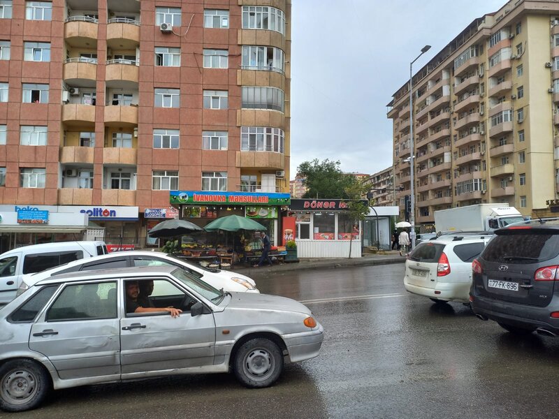 Binəqədi və Yasamal küçə ticarəti niyə tənzimlənmir? - FOTO