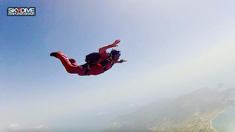 Sabiq nazirin oğlu İspaniyada paraşütlə tullandı - FOTO/VİDEO