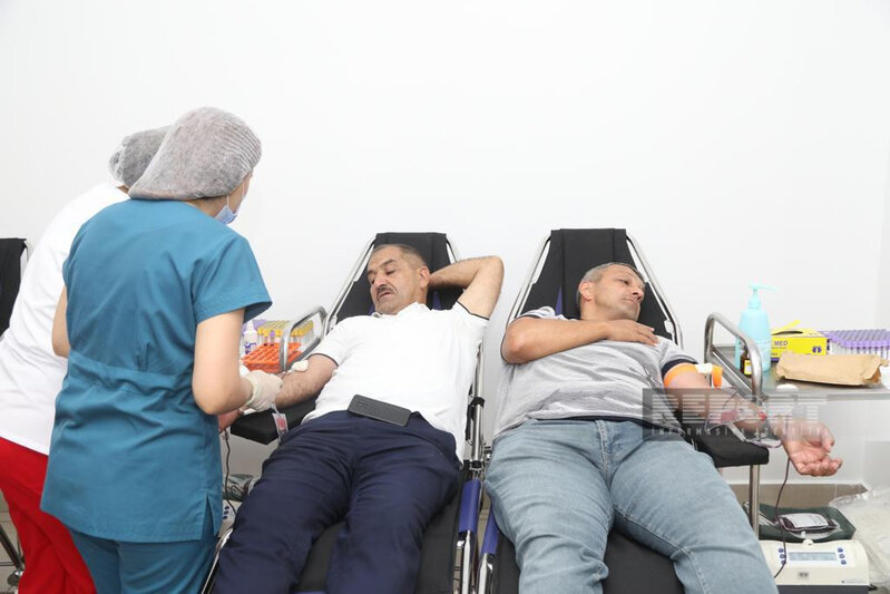 Allahşükür Paşazadə qan verib - FOTO