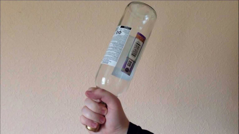 Evini yoxlayan məmurun başına butulka vuran fəhlə ilə bağlı QƏRAR