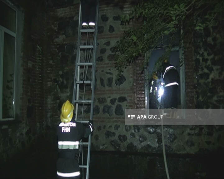 Azərbaycanda kollecdə yanğın olub - FOTO