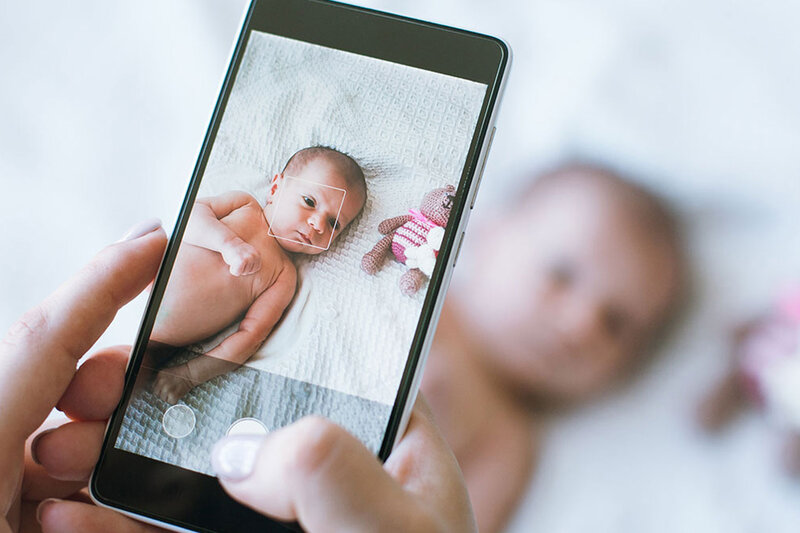 Uşaqlarınızın şəkillərini paylaşarkən EHTİYATLI OLUN! - Əks təqdirdə... - VİDEO